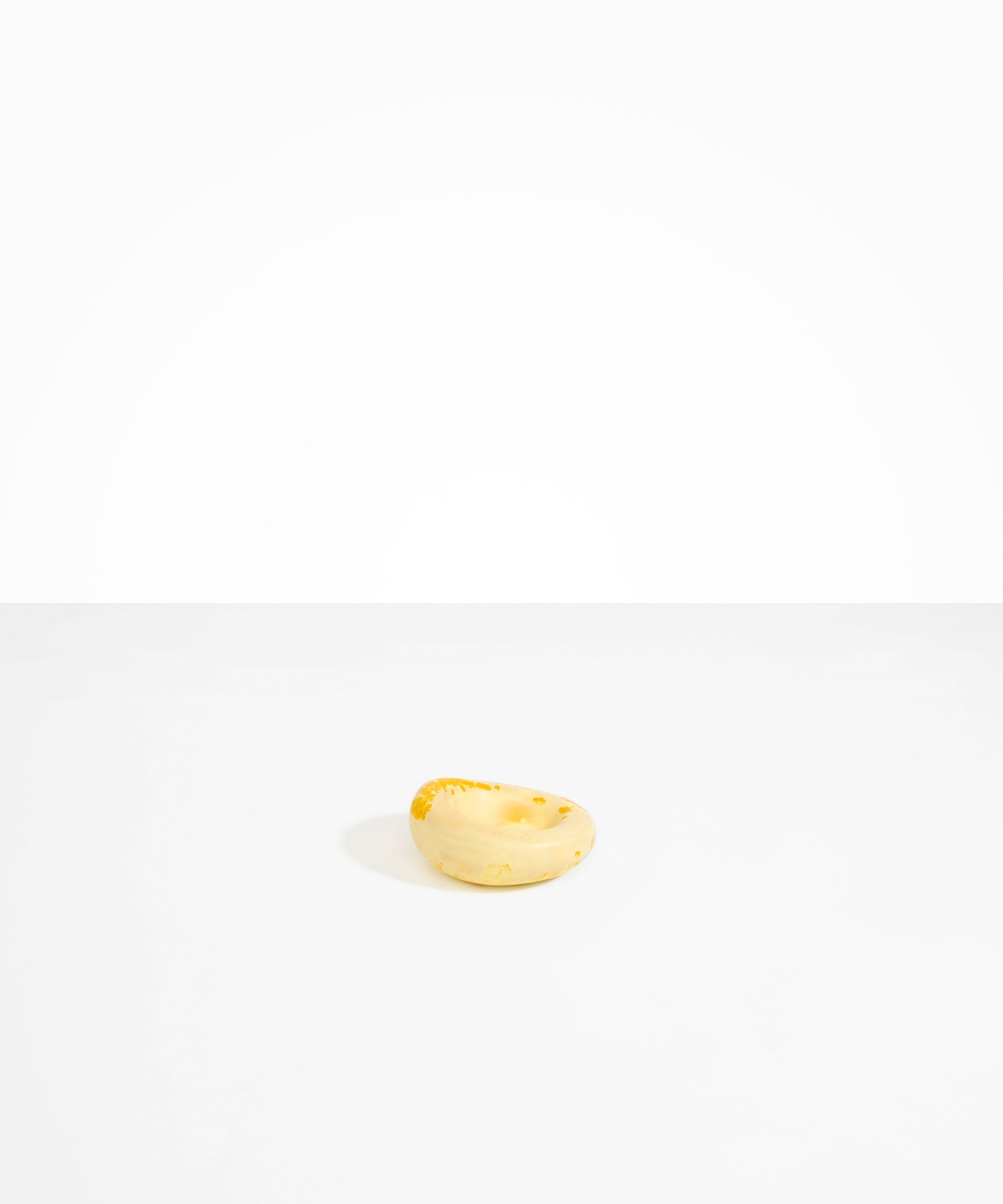 Dinosaur Designs Small Drift Dish in Daisy Colour resin