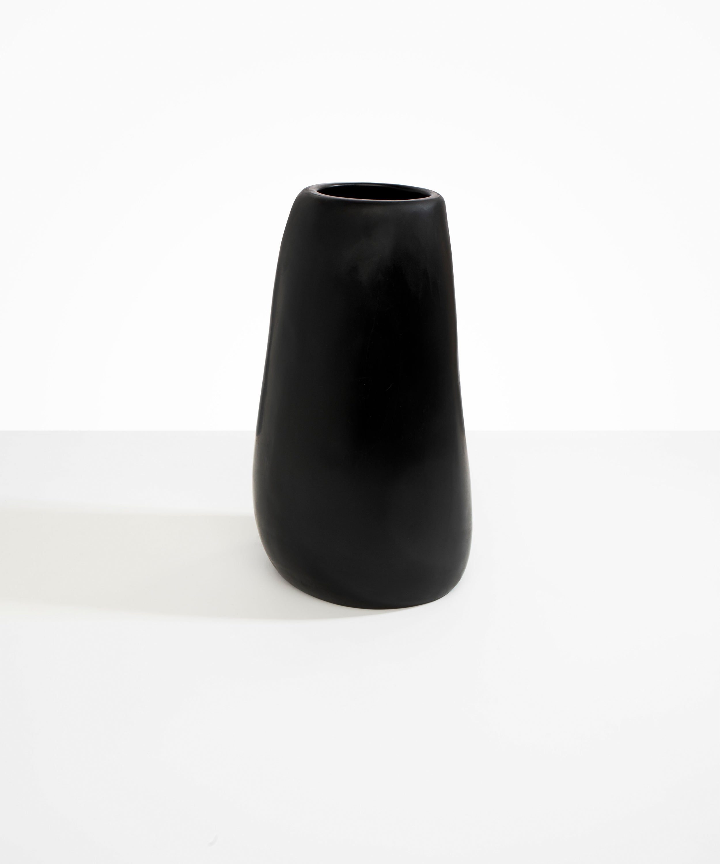 Grand Pebble Vase