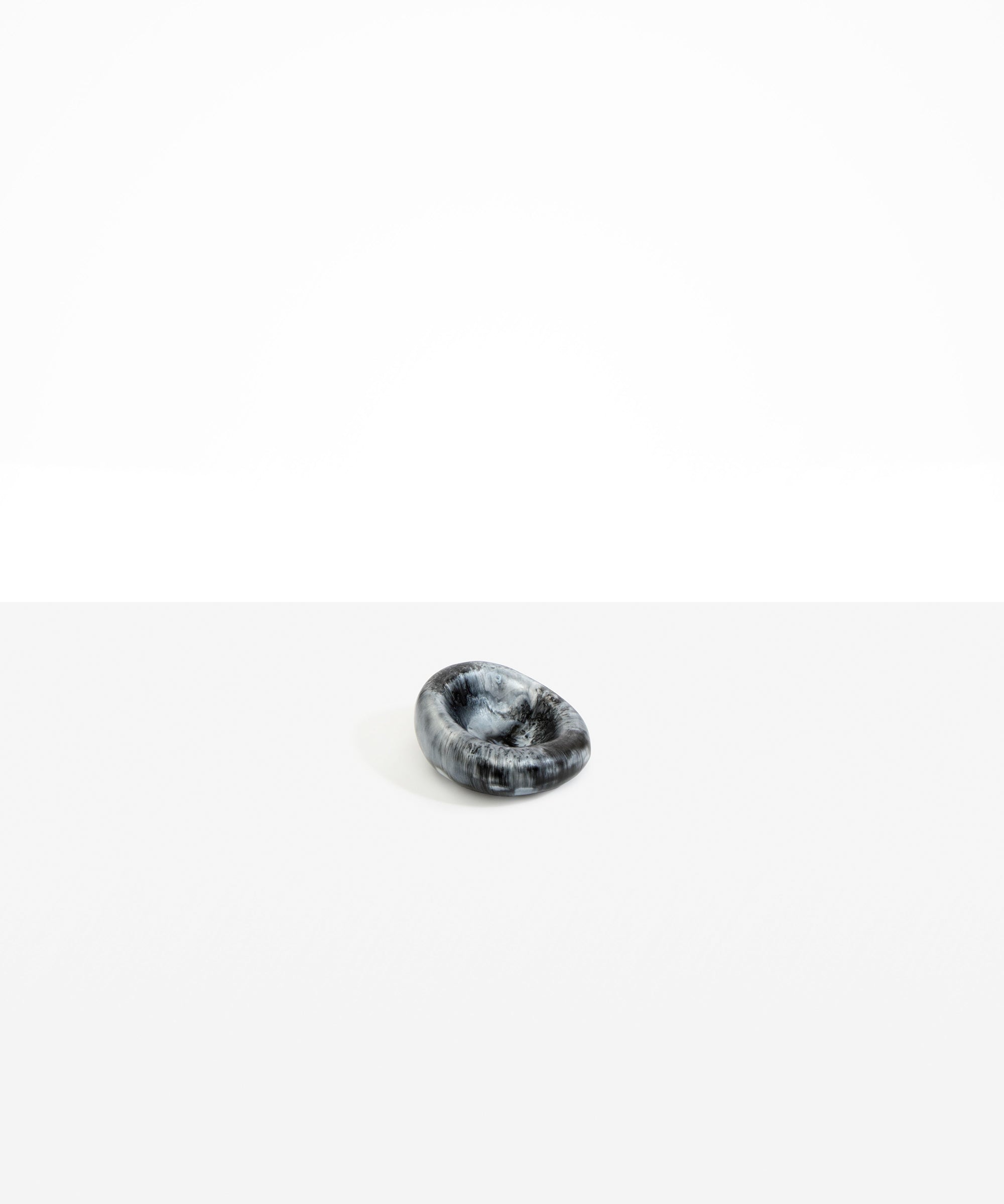 Dinosaur Designs DSHPLNDRFS Small Drift Dish SLATE