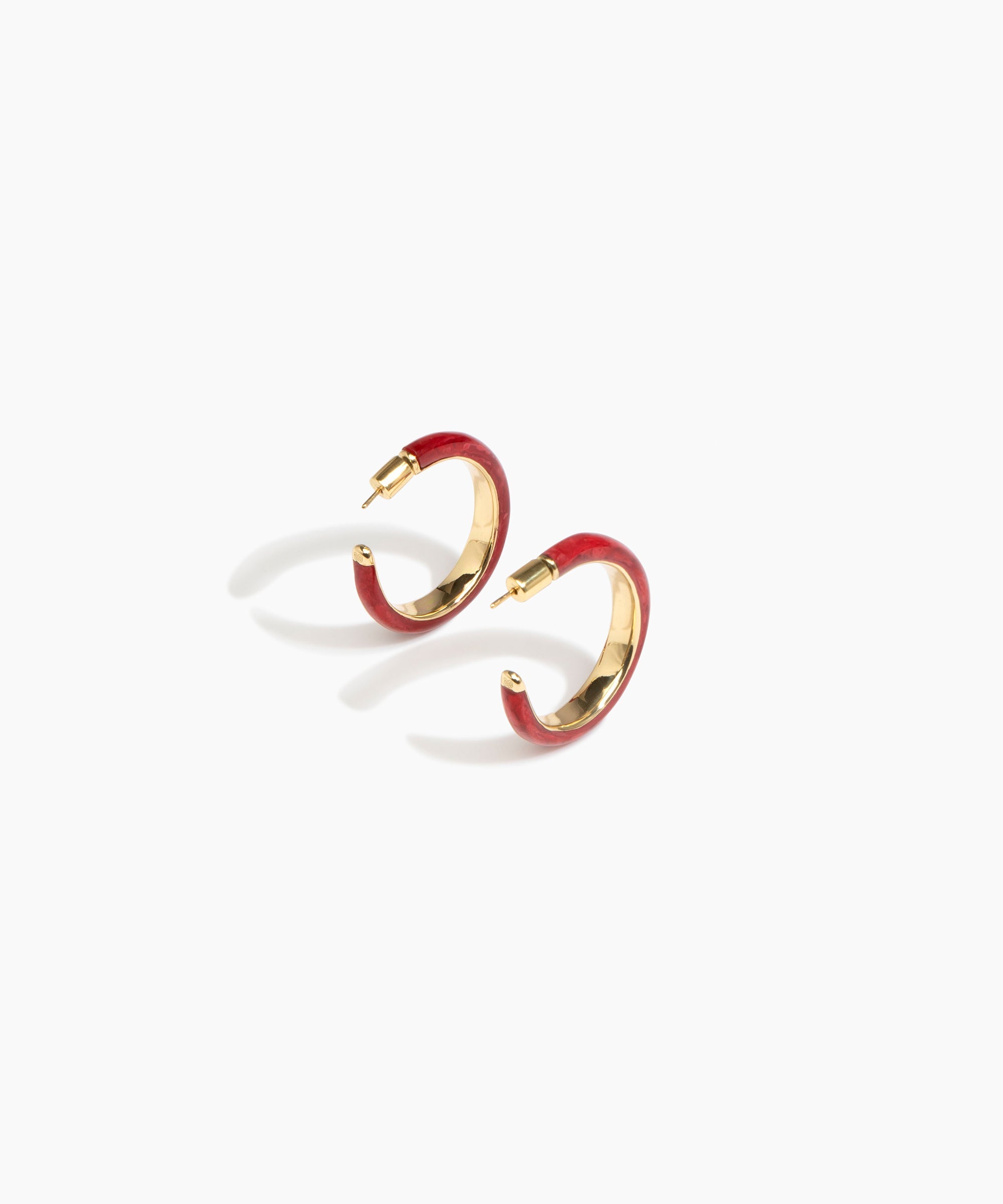 Dinosaur Designs Large Pebble Duo Hoop Earrings in Cranberry — marbled red resin hoop earrings with polished brass inner face and stud fastening