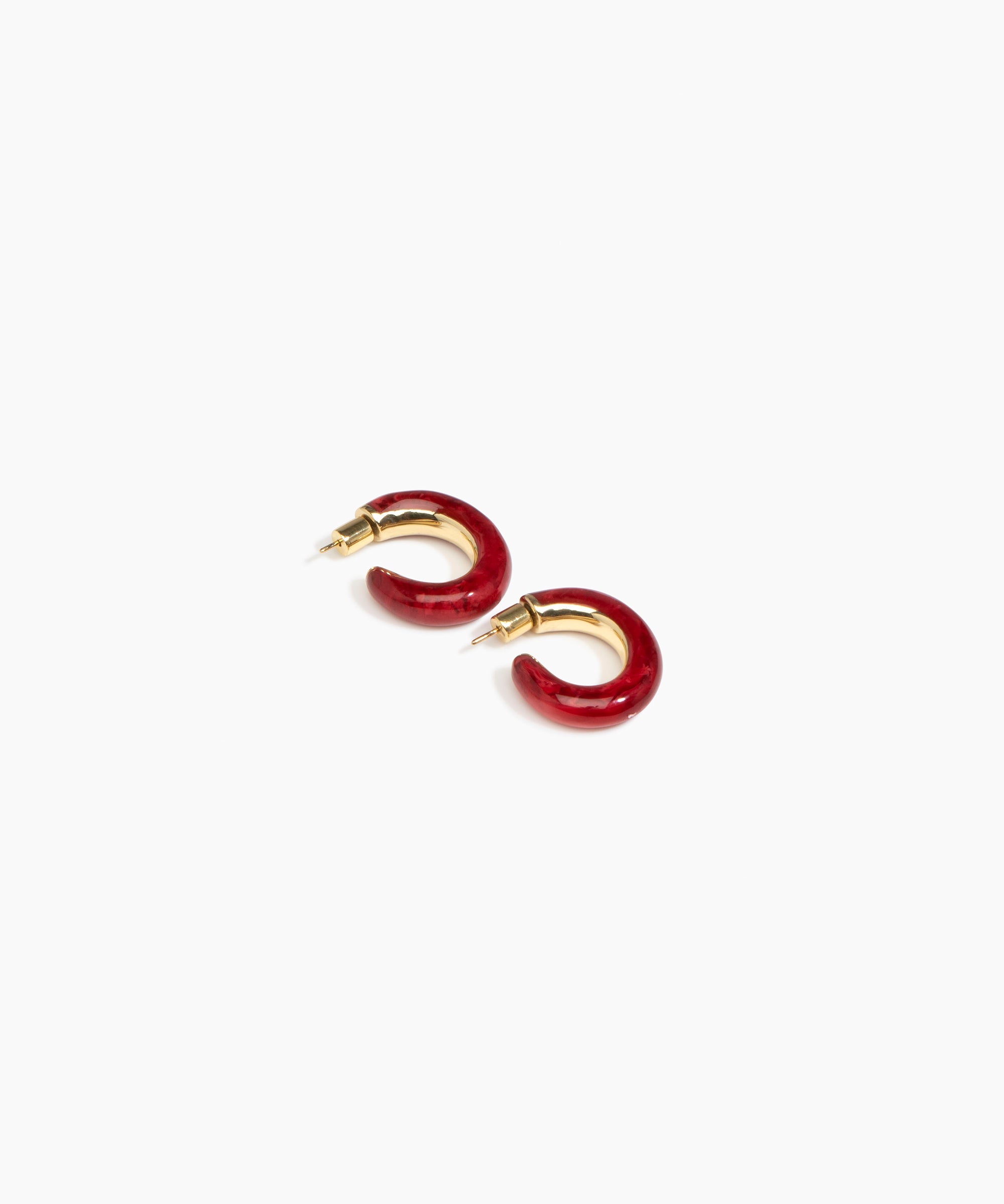 Dinosaur Designs Medium Pebble Duo Hoop Earrings in Cranberry — marbled red resin hoop earrings with polished brass inner face and stud fastening
