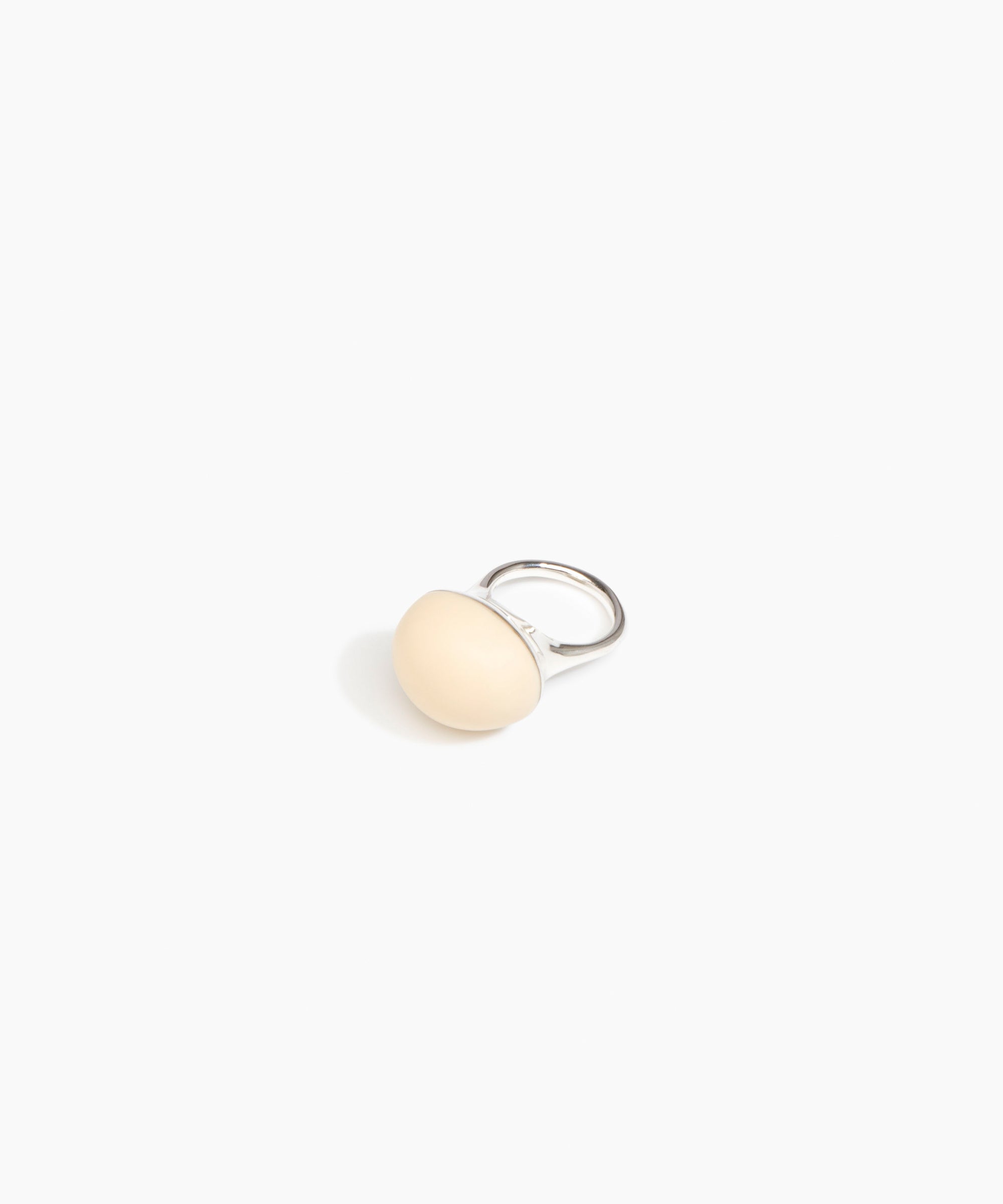Dinosaur Designs Round Watercolour Ring in Cream Colour resin with 925 Sterling Silver Material