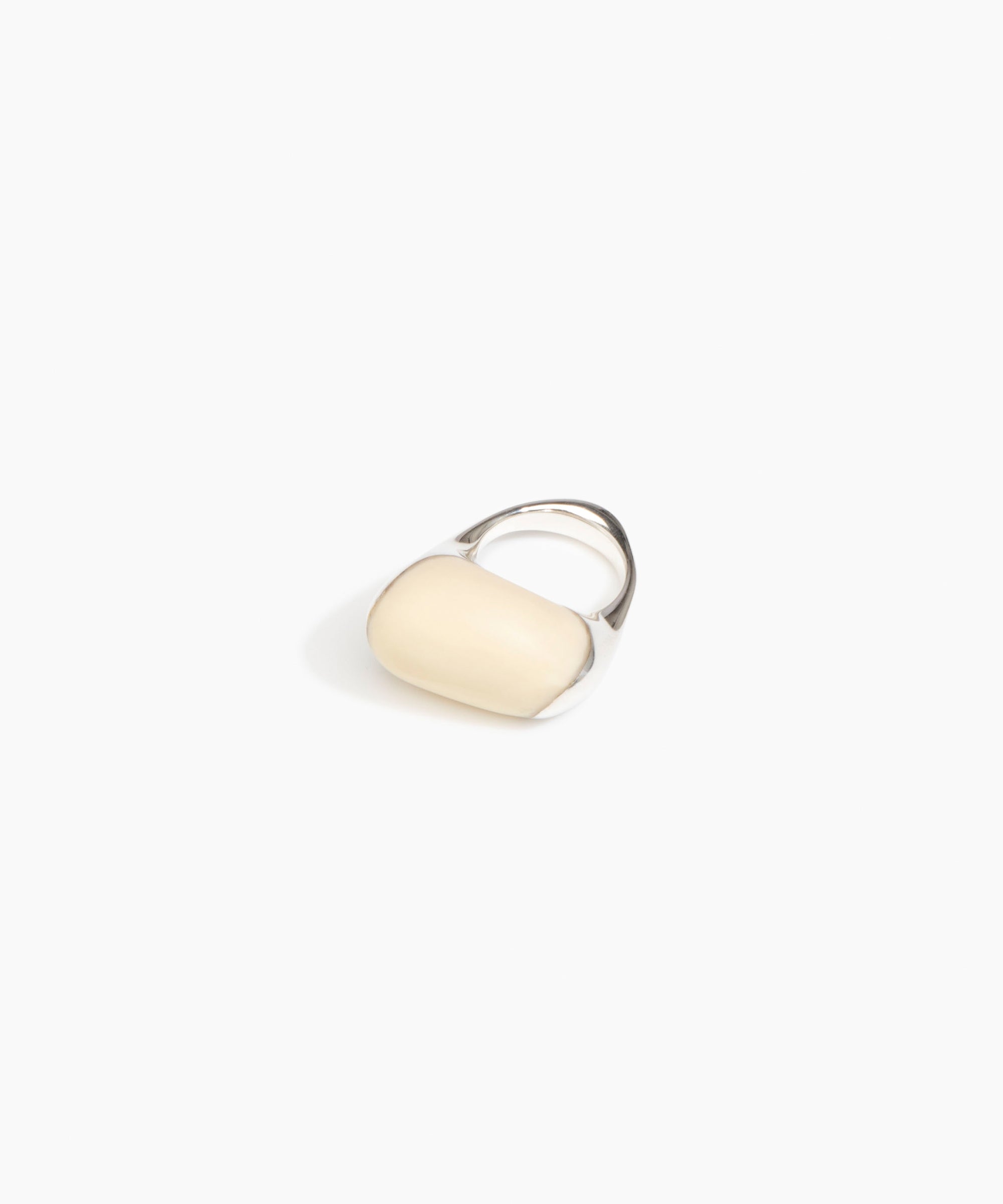 Dinosaur Designs Pebble Duo Ring in Cream Colour resin with 925 Sterling Silver Material