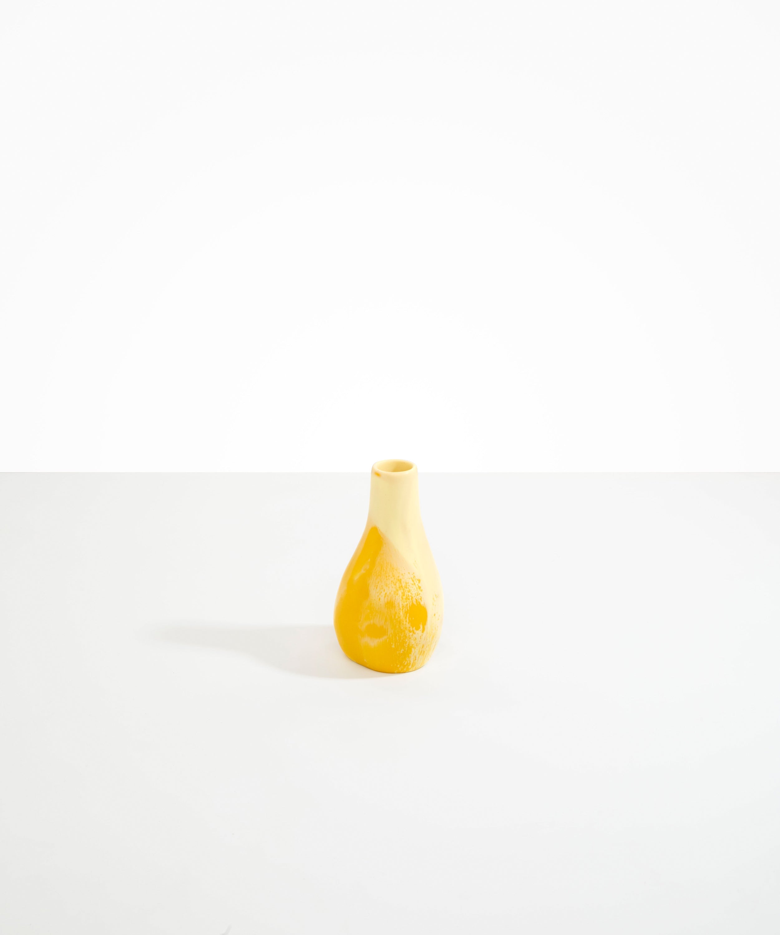 Dinosaur Designs Medium Liquid Vase in Daisy Colour resin