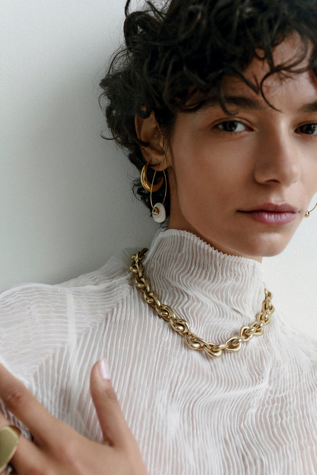 Hug Chain Choker