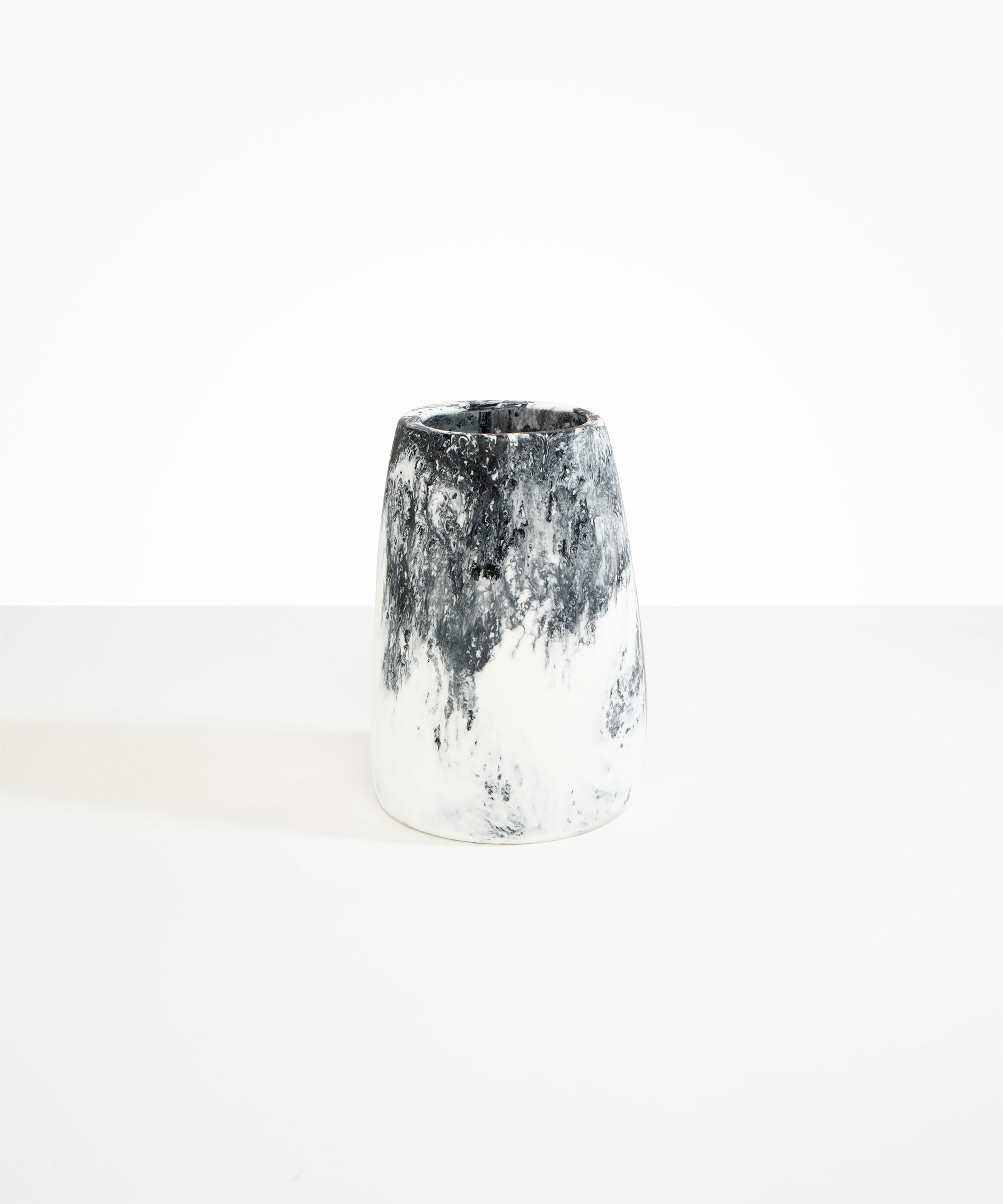 Dinosaur Designs Large Pebble Vase in White Marble Colour resin