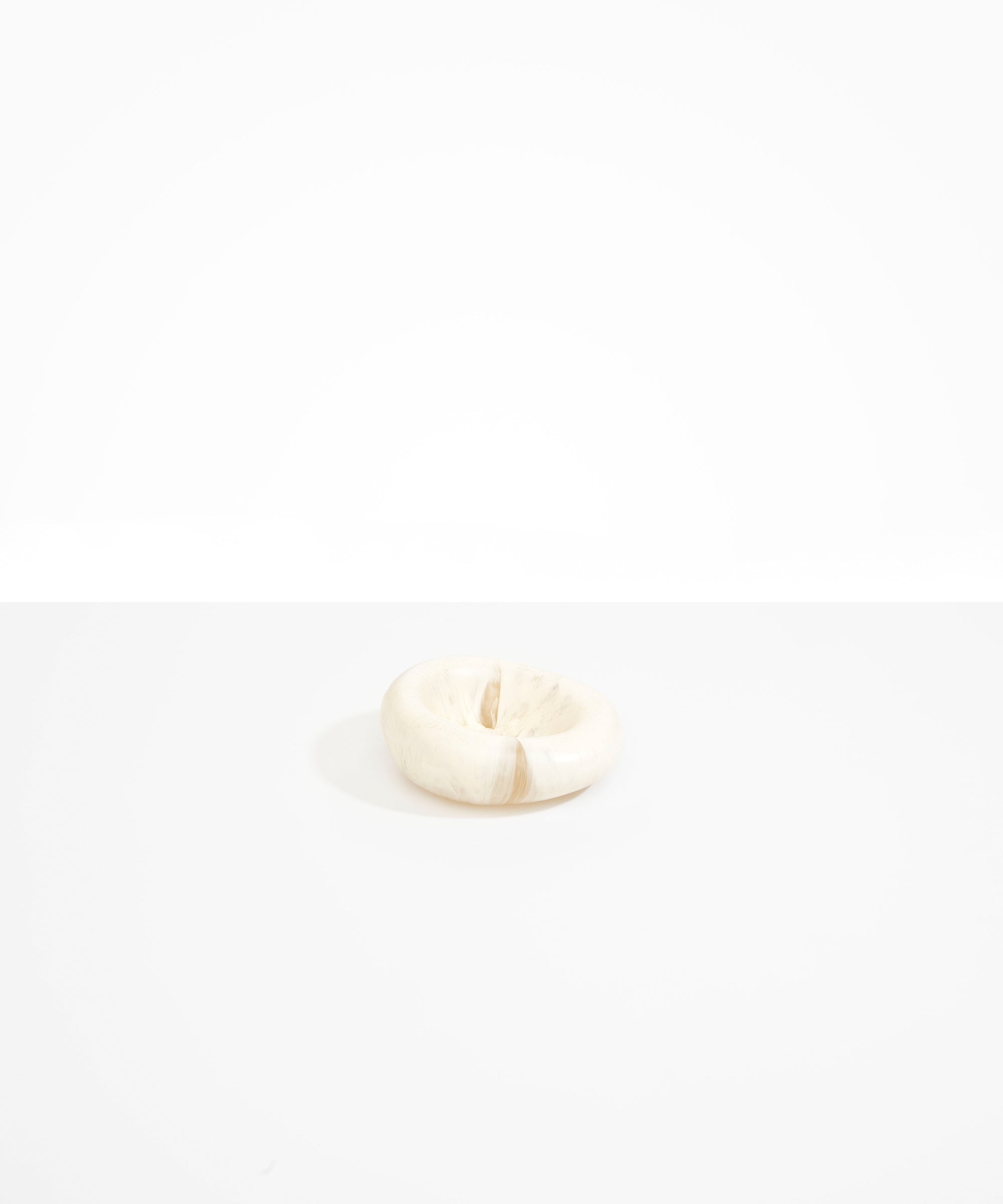 Dinosaur Designs Medium Drift Dish in Chalk Swirl Colour resin