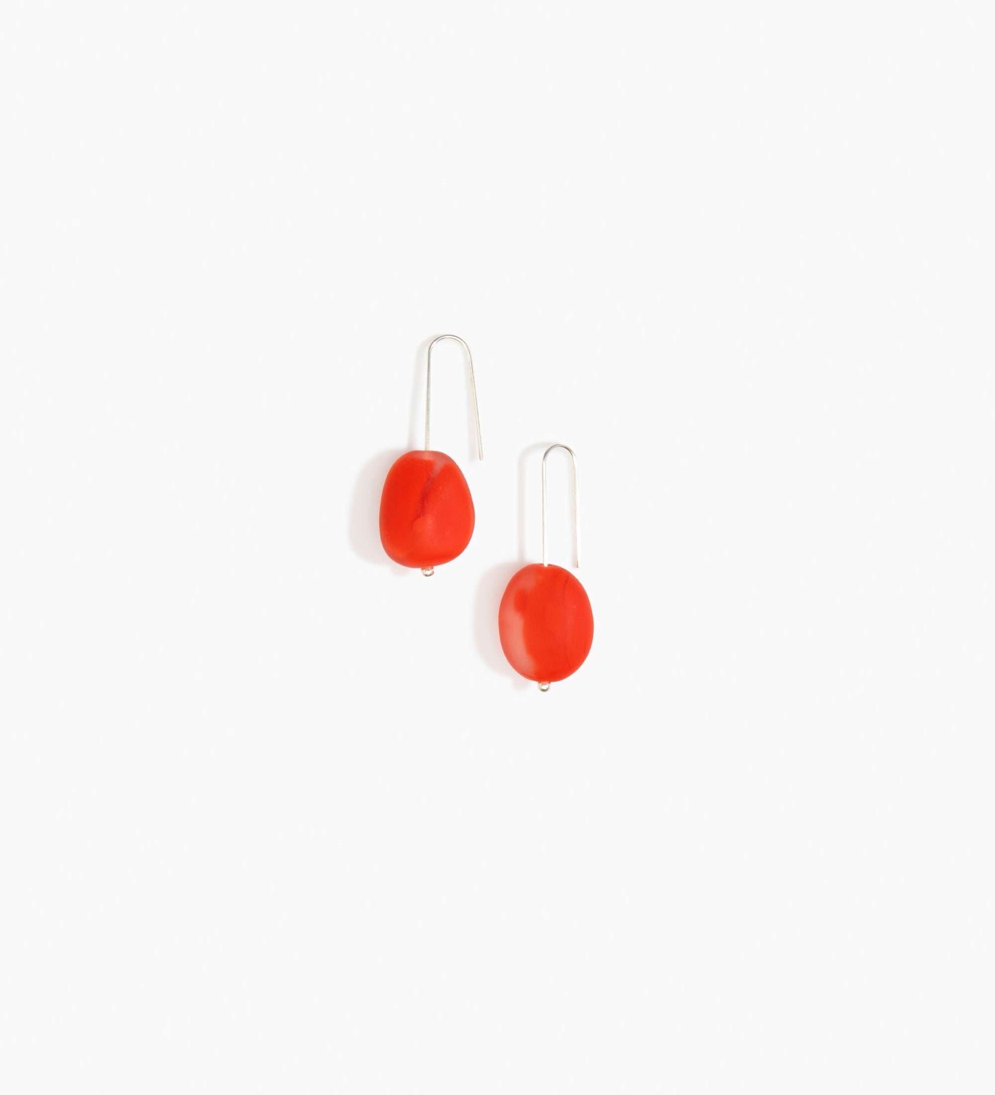 Dinosaur Designs Earth Wire Earrings Earrings in Poppy Colour resin with 925 Sterling Silver Material