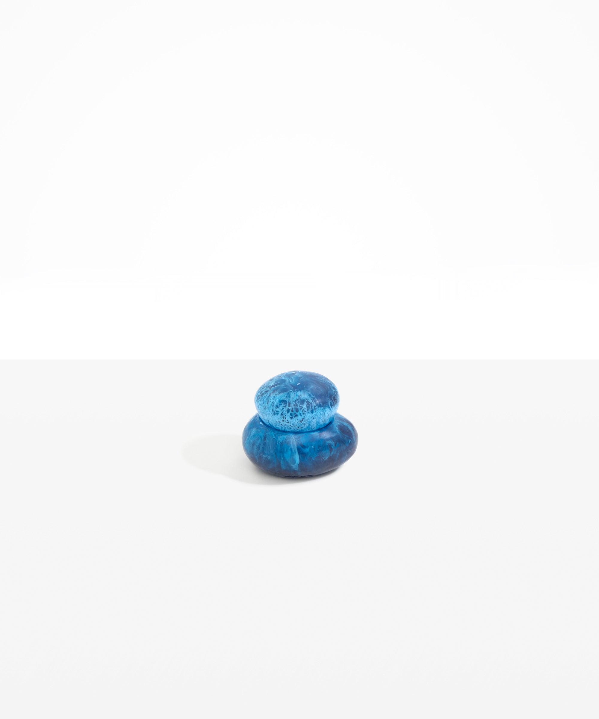Dinosaur Designs Medium Pebble Jar in Sky Colour resin..