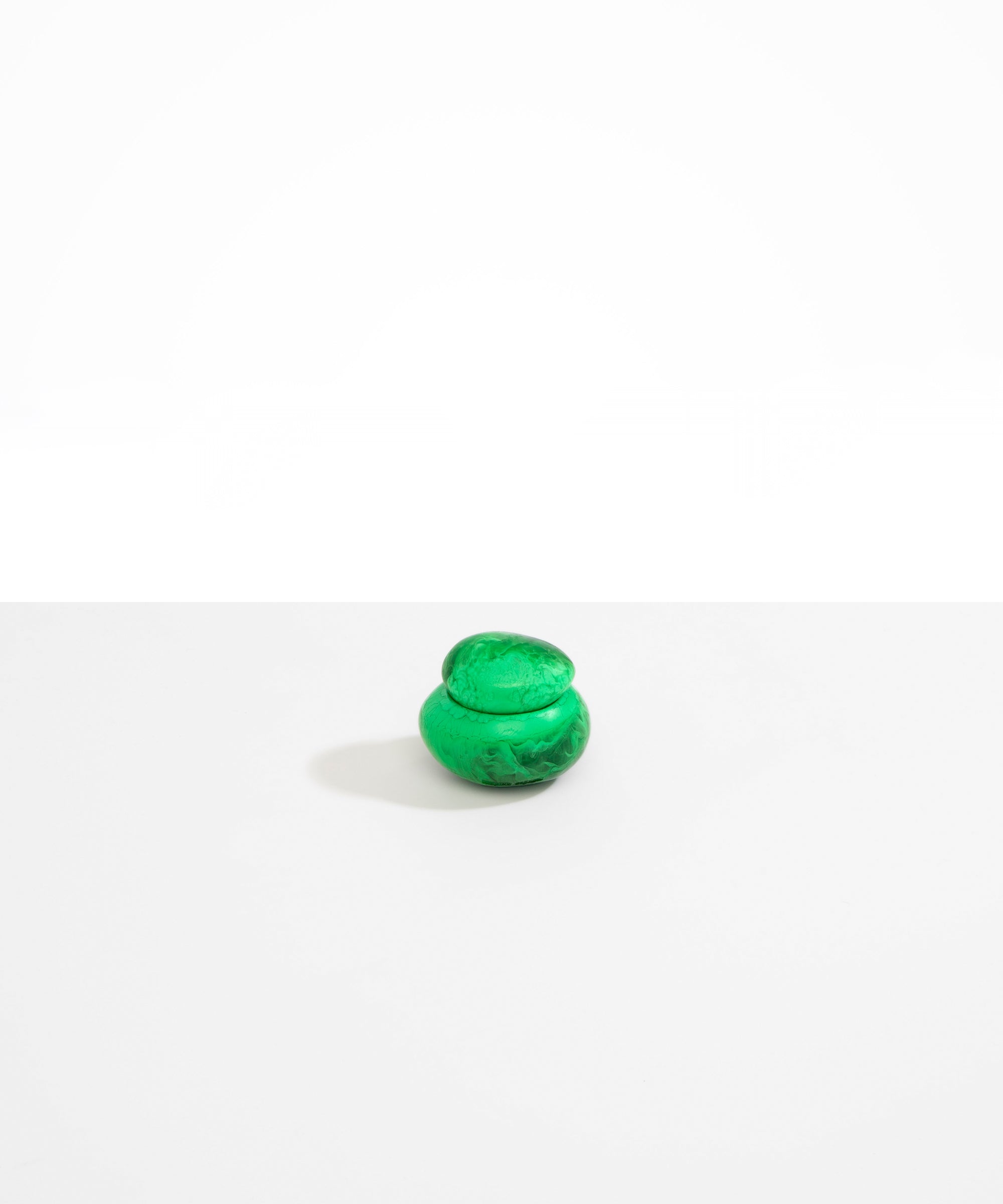 Dinosaur Designs Small Pebble Jar in Leaf Colour resin..